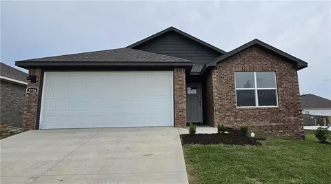 3756 Pinecrest St, Springdale, AR 72764