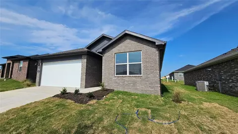 5584 Southwood Ave, Springdale, AR 72764