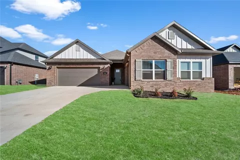 3803 SW Pecan Cir, Bentonville, AR 72713