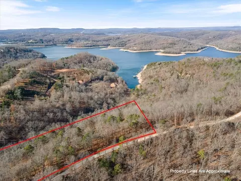 County Rd 1531, Eureka Springs, AR 72632