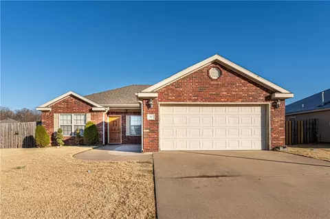 407 E Meadow Wood Ln, Rogers, AR 72758