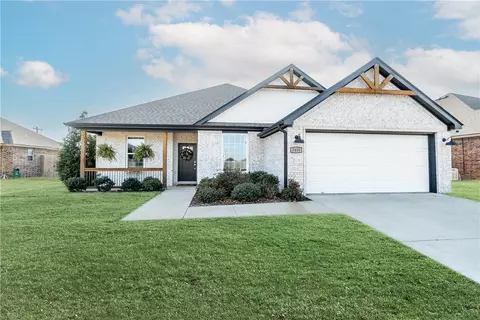 7459 Charlotte Ave, Springdale, AR 72762