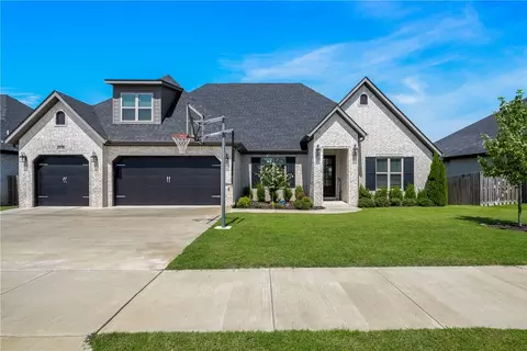 1170 Elizabeth Dr, Bentonville, AR 72713