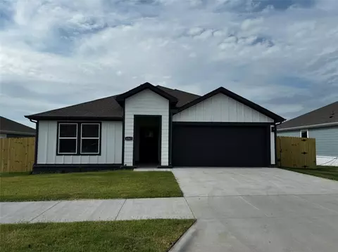 4367 W Glacier St, Fayetteville, AR 72704