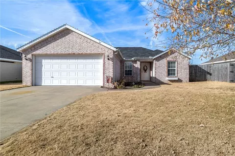 902 SW Summitchase Rd, Bentonville, AR 72712