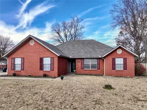 2513 W Sumac St, Rogers, AR 72758