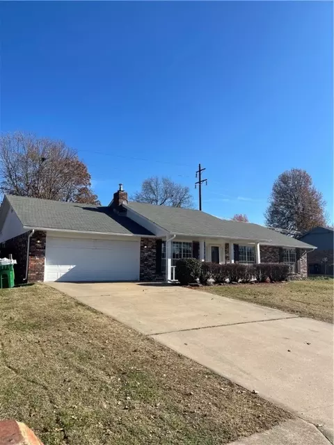1407 Jennifer St, Springdale, AR 72762