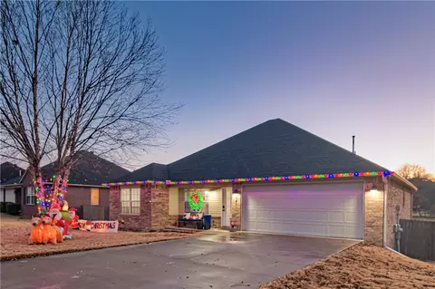 6371 Cord Ave, Springdale, AR 72762