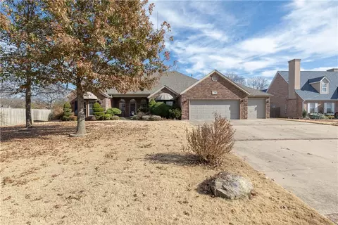 1506 S River Meadows Dr, Fayetteville, AR 72701