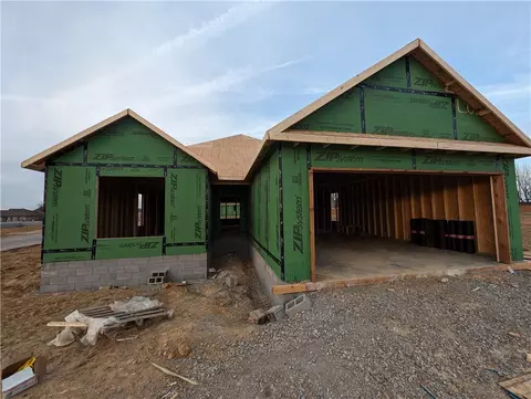 2040 Myrrh Pl, Bentonville, AR 72713