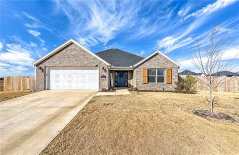 527 Goose Xing, Farmington, AR 72730