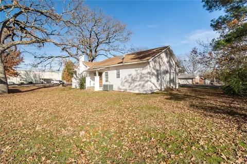 129 E 3rd St, Mulberry, AR 72947 photo 2