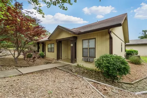 22 Yates Dr, Bella Vista, AR 72714