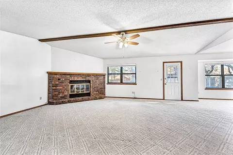 1104 N Raven Rd, Rogers, AR 72756