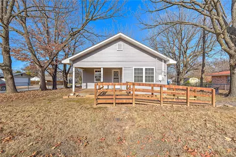 402 Hart Ave, Springdale, AR 72764