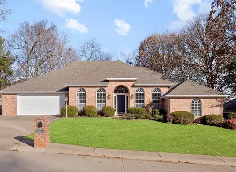 2424 Meandering Way, Fayetteville, AR 72701