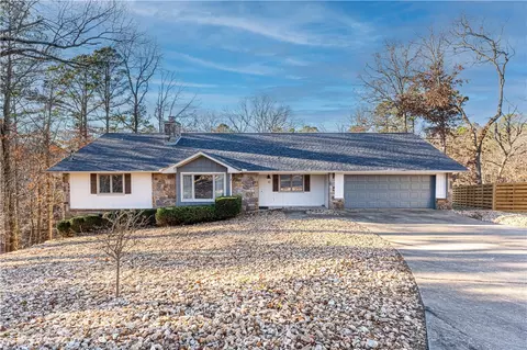 10 Overton Ln, Bella Vista, AR 72714