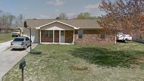 804 Maple St, Prairie Grove, AR 72753