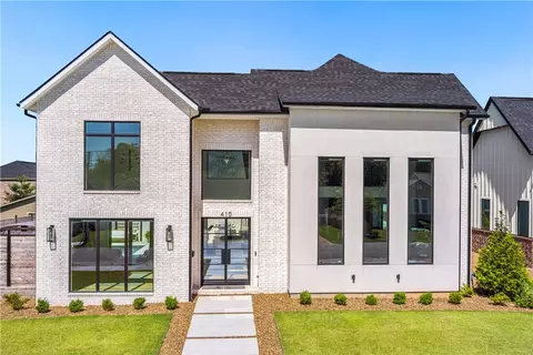 410 SW E St, Bentonville, AR 72712