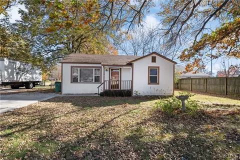 807 W End St, Springdale, AR 72764
