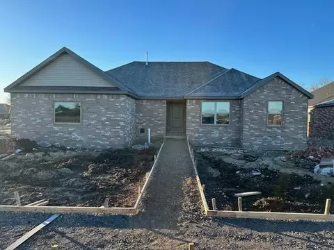 800 W Carley Dr, Siloam Springs, AR 72761