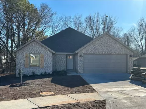 21 W Pitts St, Farmington, AR 72730