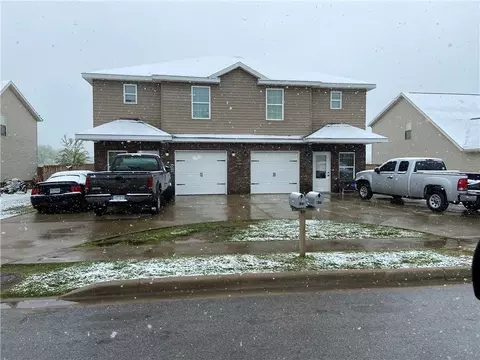 822 NW 824 Nw Baker St, Gravette, AR 72736