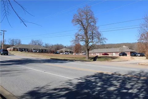 2790 E Joyce Blvd, Fayetteville, AR 72703