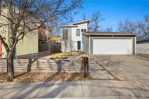 112 W 7th St, Fayetteville, AR 72701