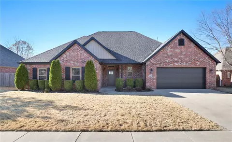 1987 S Doral Dr, Fayetteville, AR 72701
