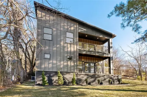 589 S Blair Ave, Fayetteville, AR 72701
