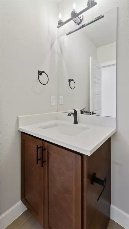 Bath - 480 Rainforest Loop, Centerton, AR 72719 photo 4 of 14