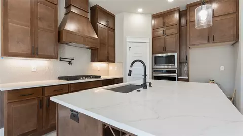 Kitchen - 480 Rainforest Loop, Centerton, AR 72719 photo 1 of 7