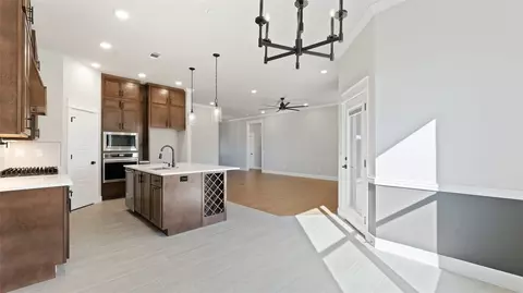 Kitchen - 480 Rainforest Loop, Centerton, AR 72719 photo 4 of 7