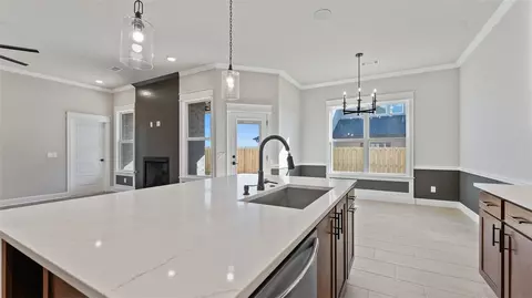 Kitchen - 480 Rainforest Loop, Centerton, AR 72719 photo 5 of 7