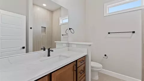 Bath - 480 Rainforest Loop, Centerton, AR 72719 photo 1 of 14