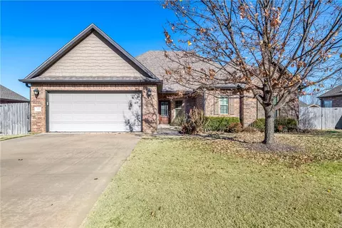 1924 Florence Ave, Lowell, AR 72745