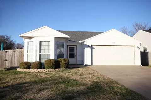 3001 NE 12th St, Bentonville, AR 72712