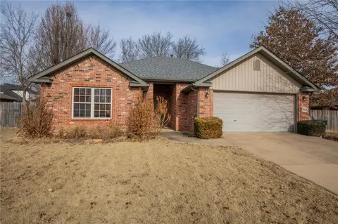 3900 W Tanyard St, Fayetteville, AR 72704