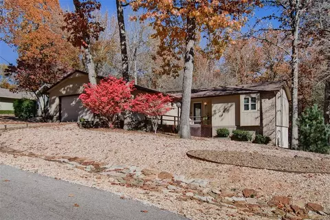 17 Haslingden Ln, Bella Vista, AR 72715