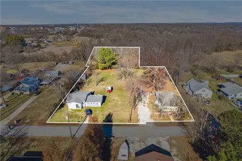505 E 515 E Oak St, Rogers, AR 72756