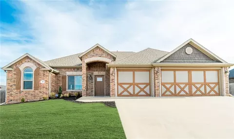 730 Ray St, Pea Ridge, AR 72751