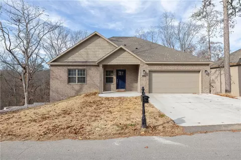 44 Radcliffe Dr, Bella Vista, AR 72714