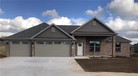 2012 Flynn St, Pea Ridge, AR 72751