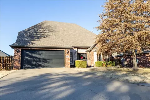 5002 SW Peregrine Ave, Bentonville, AR 72712