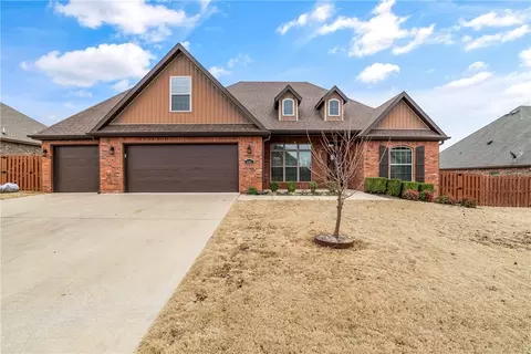 5905 S 67th St, Cave Springs, AR 72718