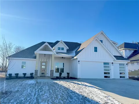 2801 Nova Ave, Lowell, AR 72745