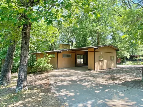 6 Worcester Dr, Bella Vista, AR 72714