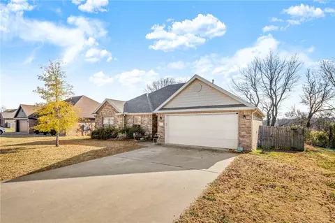 1545 Bridgeboro Ave, Springdale, AR 72764