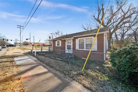 806 W Olive St, Rogers, AR 72756